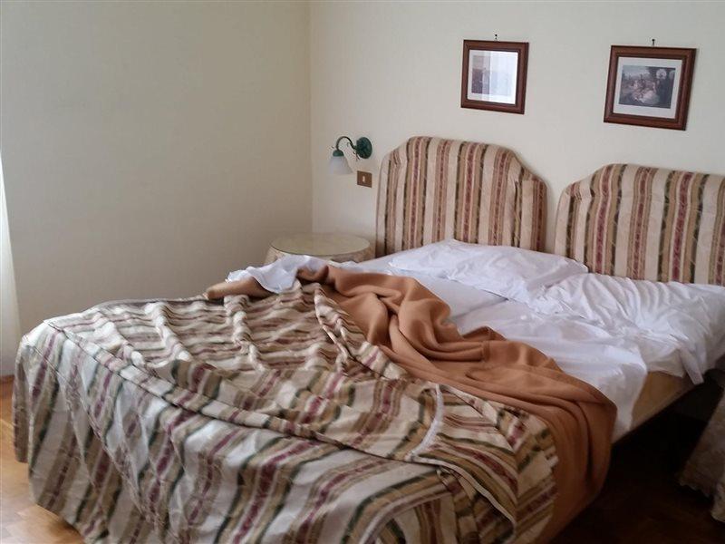 Tk Hotel - Ex Ares San Giovanni La Punta Eksteriør bilde