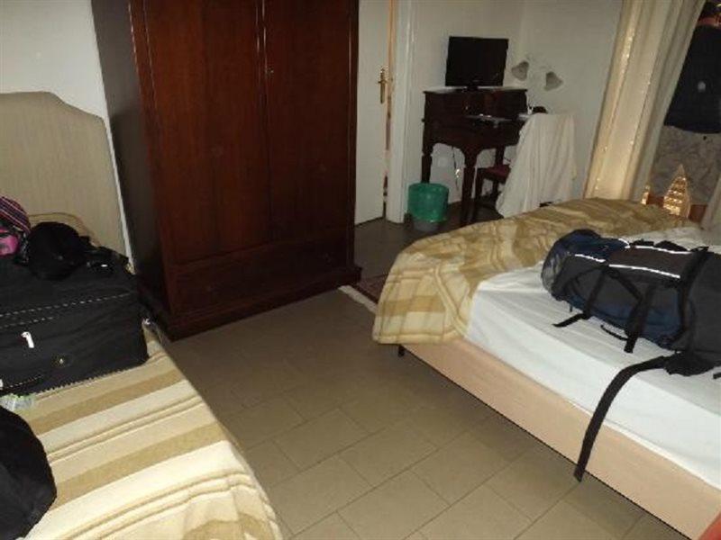 Tk Hotel - Ex Ares San Giovanni La Punta Eksteriør bilde
