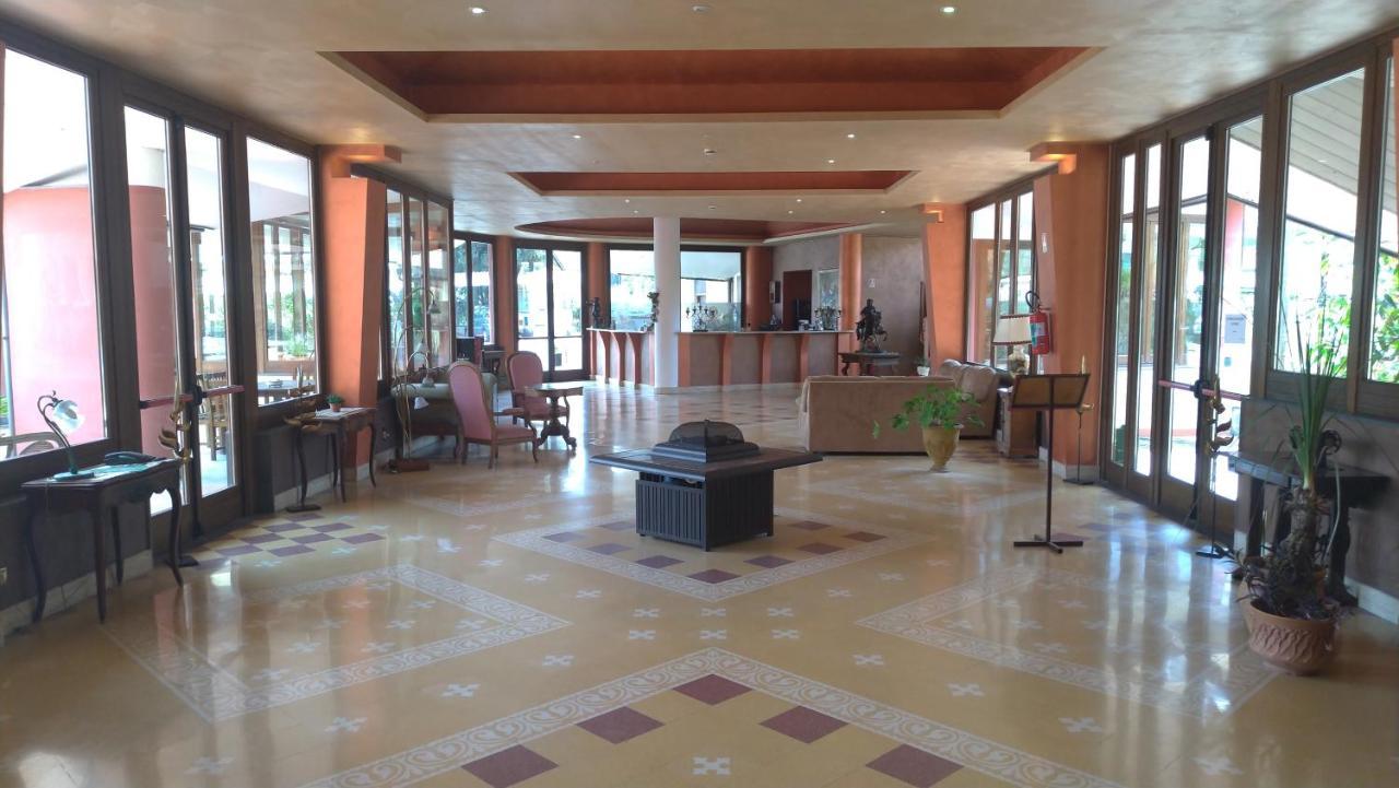 Tk Hotel - Ex Ares San Giovanni La Punta Eksteriør bilde