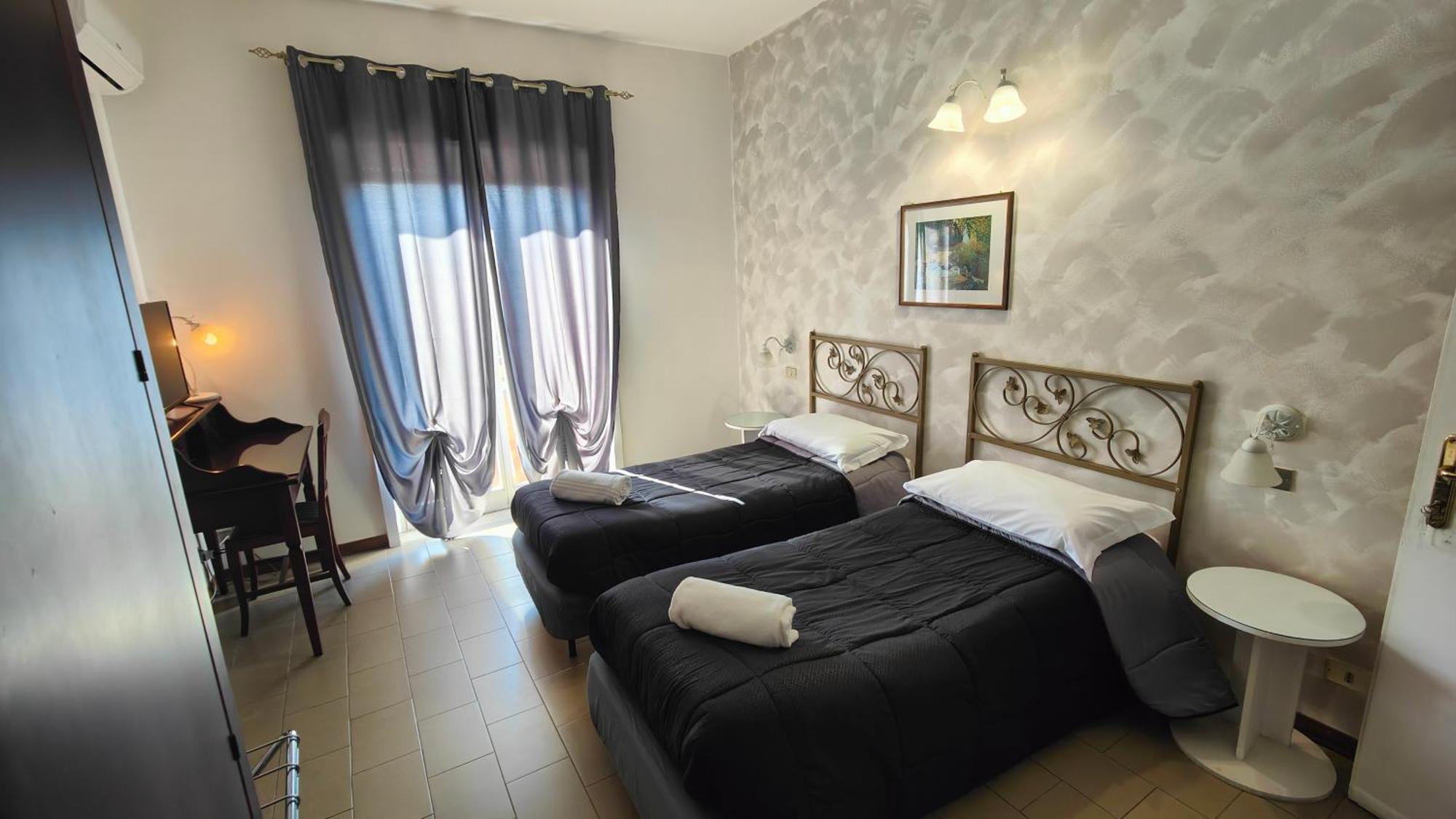 Tk Hotel - Ex Ares San Giovanni La Punta Eksteriør bilde