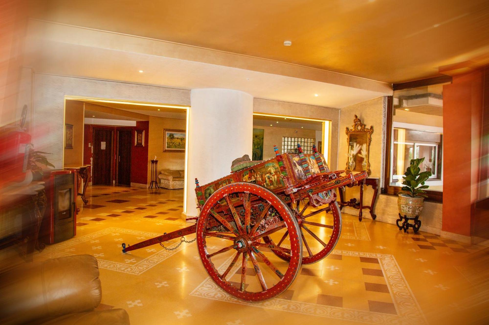 Tk Hotel - Ex Ares San Giovanni La Punta Eksteriør bilde